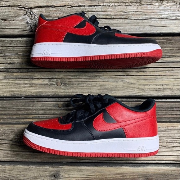 Nike Air Force 1 size 7Y
Bred - Picture 2 of 6
